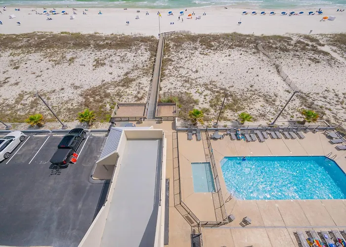 Apartment Island Winds West 677 *