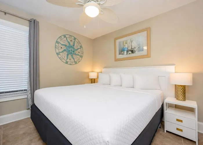 Apartment Island Winds West 677